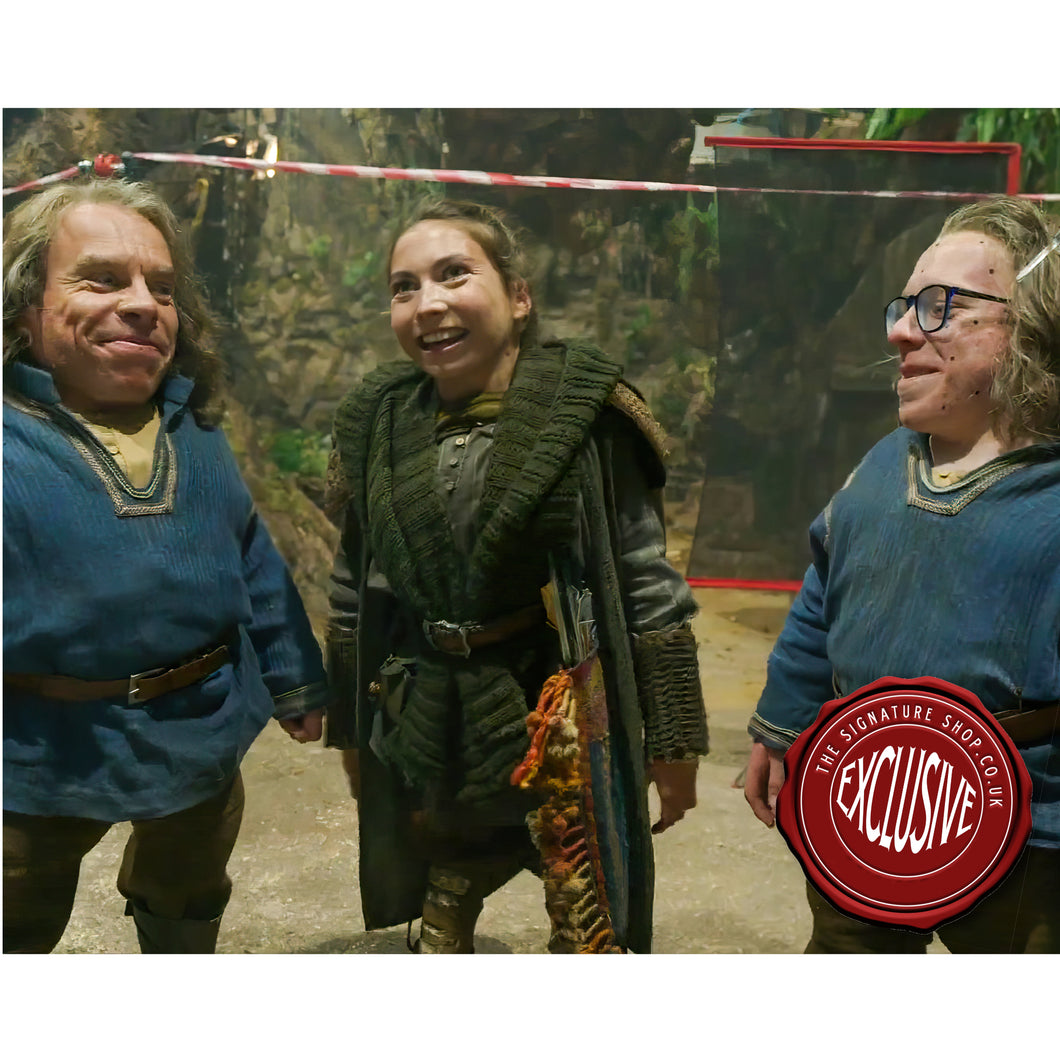 Willow BTS moment 10x8 signed  by Warwick, Annabelle and Harrison Davis